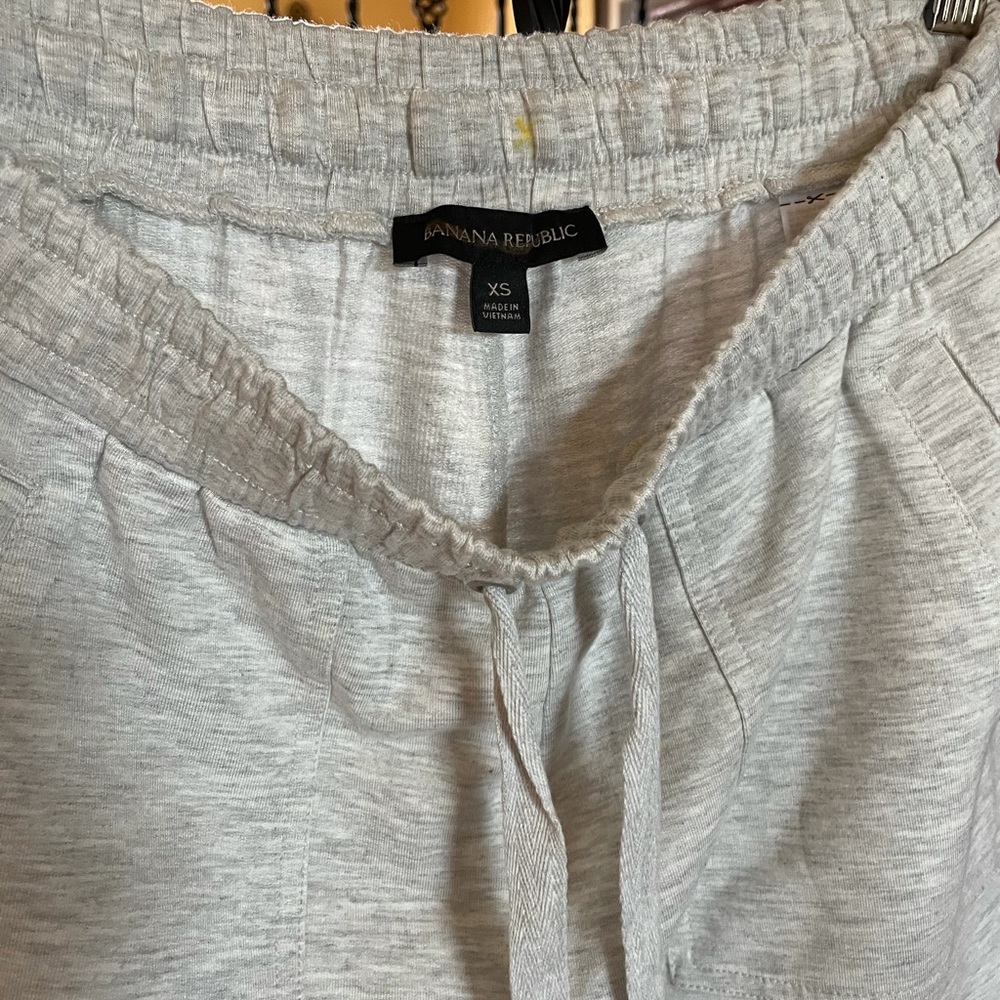 Banana Republic Cargo soft pants - Picture 2 of 4